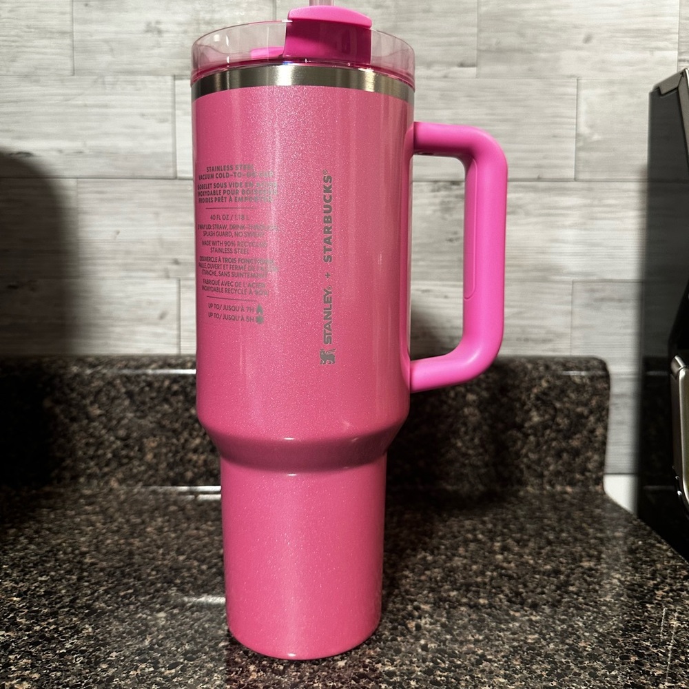 Stanley × Starbucks WINTER PINK Sparkle 40oz Tumbler
Valentine's Day Gift NEW!